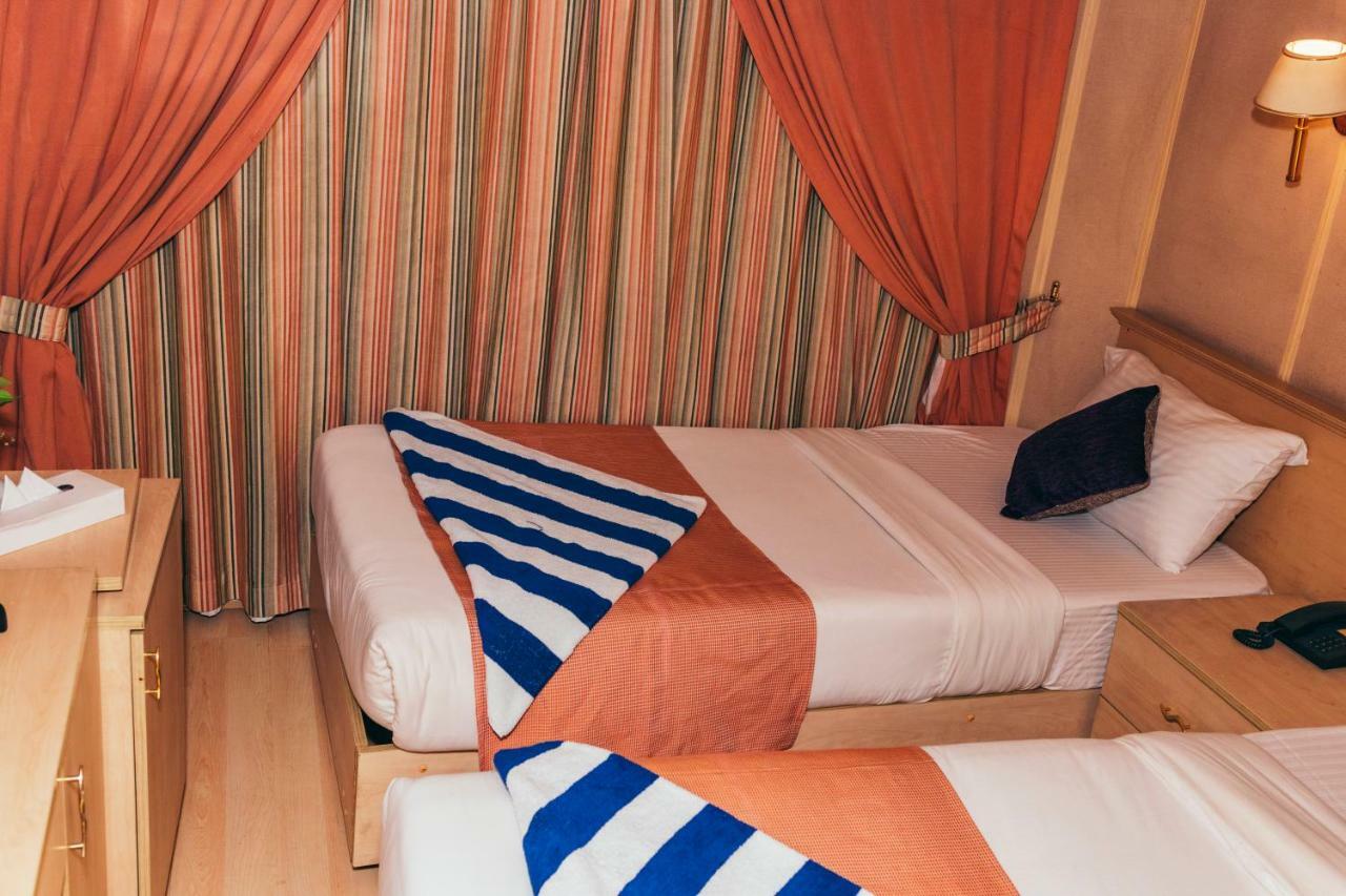 Hotel Ship Queen Isis Elminya Minia Exterior foto