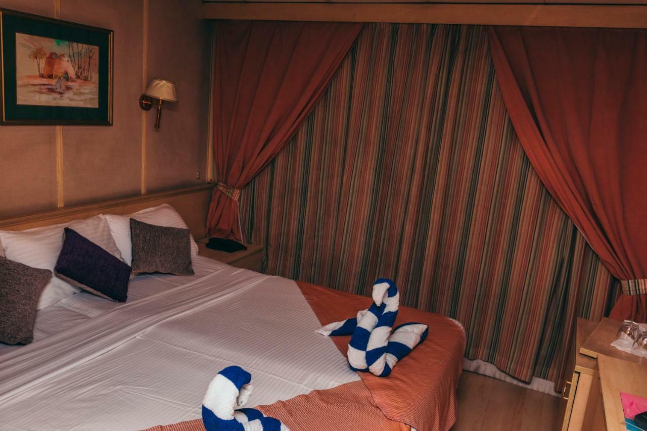 Hotel Ship Queen Isis Elminya Minia Exterior foto