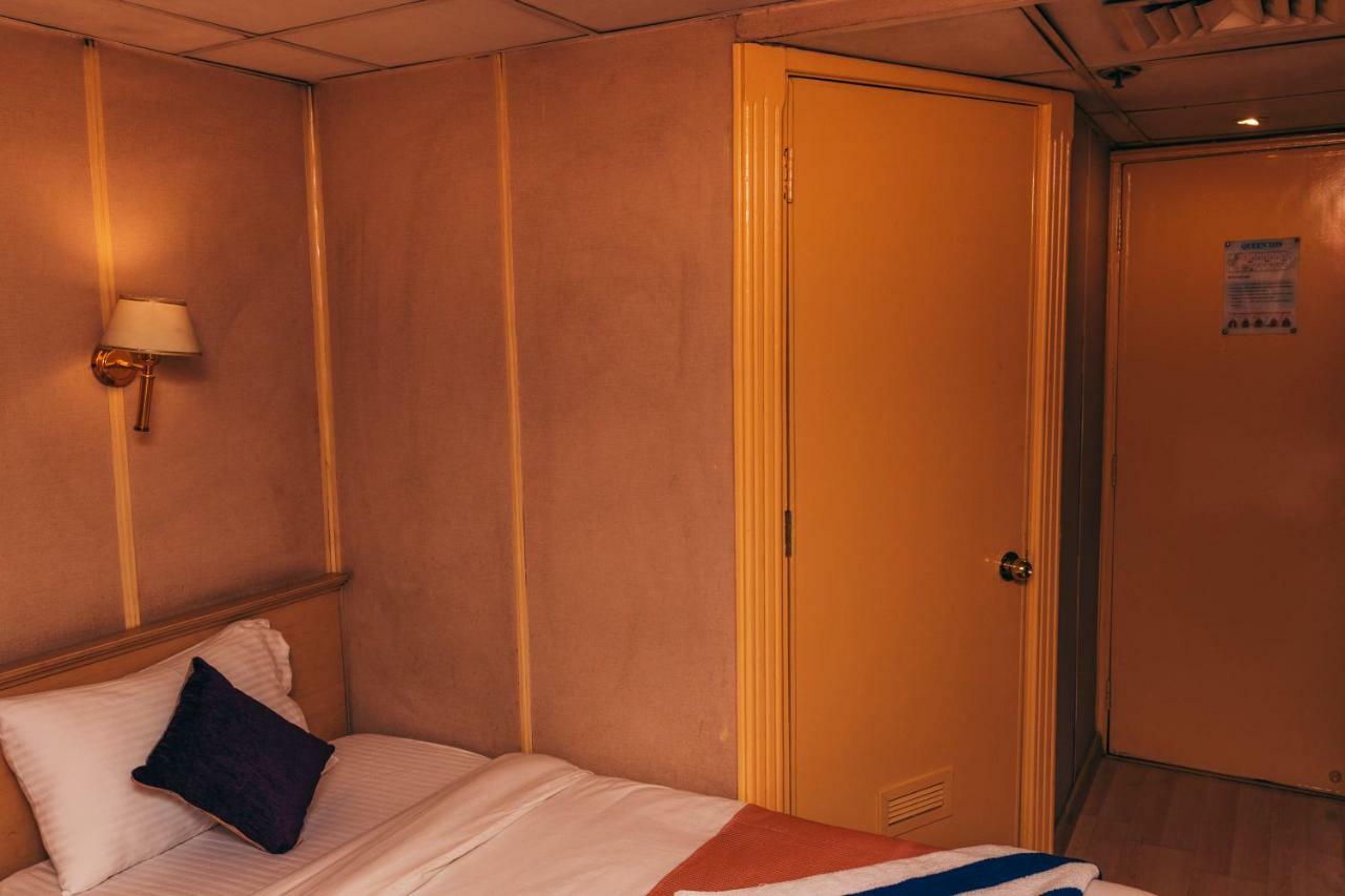 Hotel Ship Queen Isis Elminya Minia Exterior foto